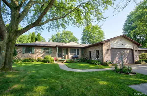 6076 E Carpenter RD, Genesee Charter Township, MI 48506