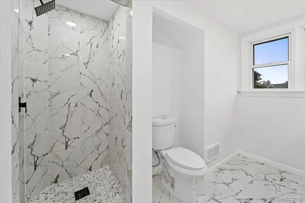 11943 E OUTER DR, Detroit, MI 48224