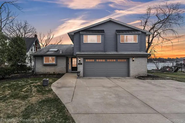 4869 Motorway DR, Waterford Charter Township, MI 48328