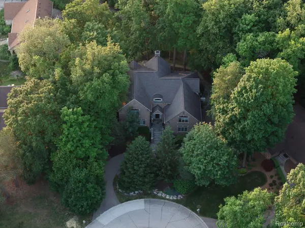 21480 LUJON CT, Northville, MI 48167