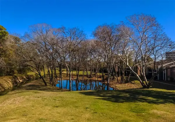 851 Threadneedle Street #402, Houston, TX 77079