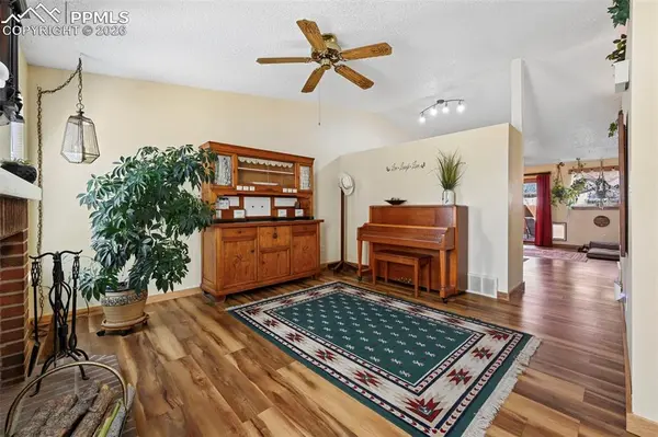 6359 Gunshot Pass DR, Colorado Springs, CO 80917