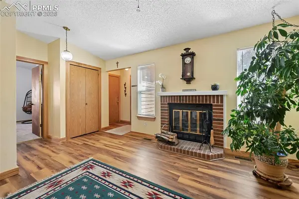 6359 Gunshot Pass DR, Colorado Springs, CO 80917