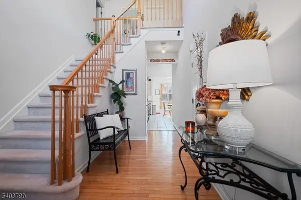 3 Summerfield Dr, Franklin Twp., NJ 08540