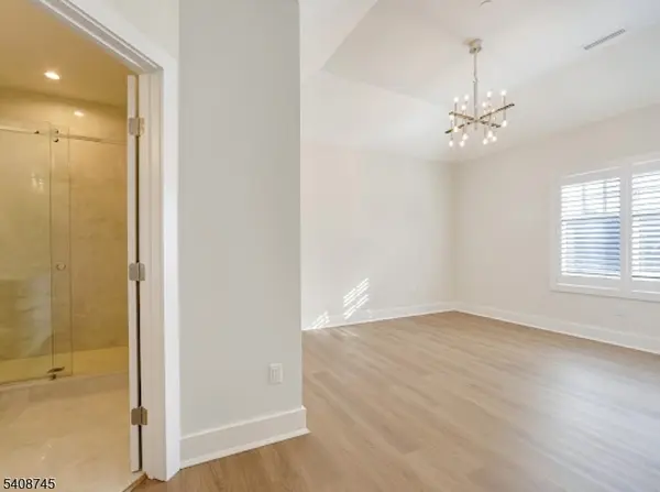 445 Ramapo Valley Road #1, Oakland Boro, NJ 07436