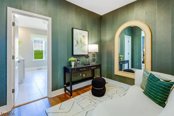 34 Eastwood Ter, East Hanover Twp., NJ 07936