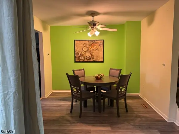 74 Schindler Sq, Washington Twp., NJ 07840