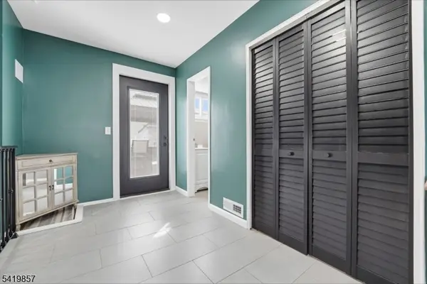 5 Epping Dr, Kenilworth Boro, NJ 07033