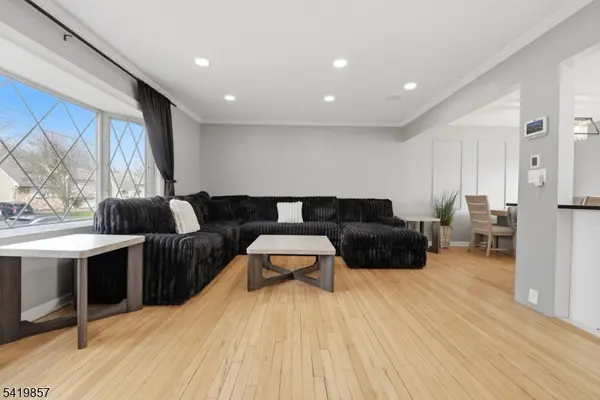 5 Epping Dr, Kenilworth Boro, NJ 07033