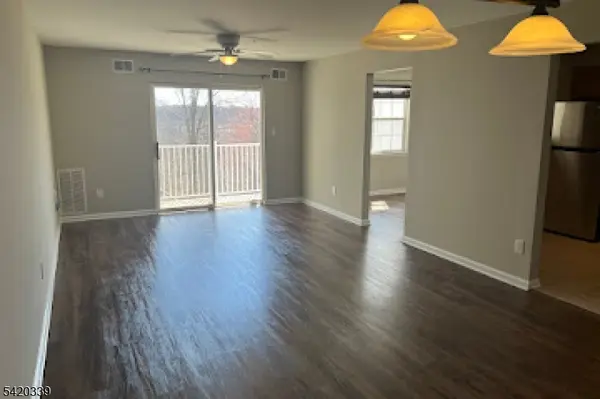 96 Crestview Lane, Mount Arlington Boro, NJ 07856