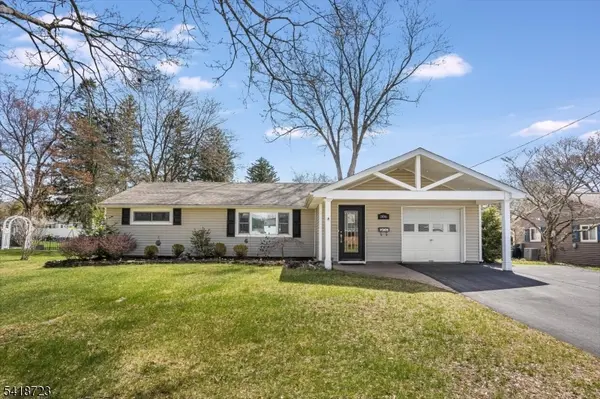 306 Hurley Dr, Hackettstown Town, NJ 07840