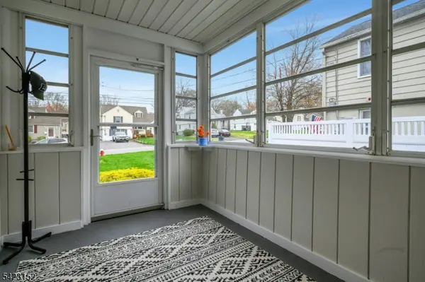 99 Beechwood Rd, Florham Park Boro, NJ 07932