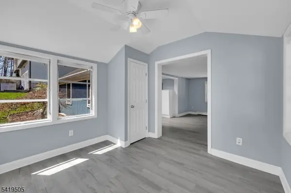 28 Oriole Rd, Jefferson Twp., NJ 07438