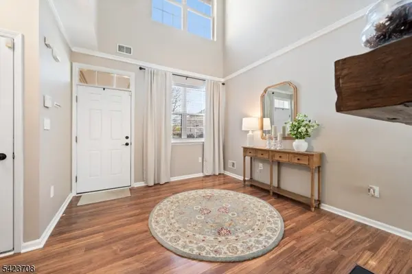 8 Scarlet Oak Dr, Montgomery Twp., NJ 08540