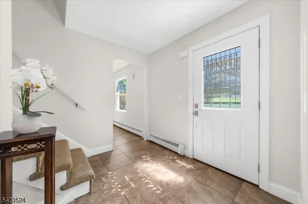 20 Cedar Grove Rd, Clinton Twp., NJ 08801