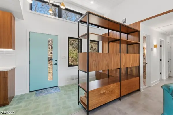 38 Ithanell Rd, Hopatcong Boro, NJ 07843