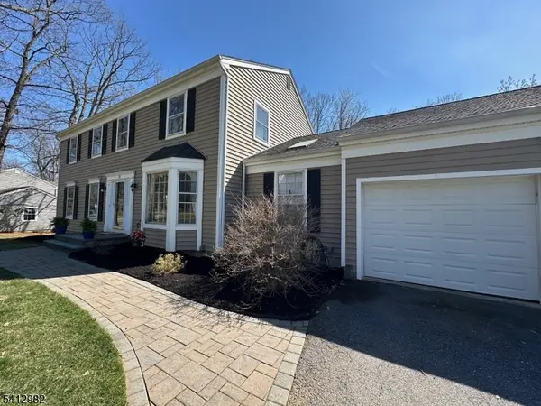 51 Winay Ter, Washington Twp., NJ 07853