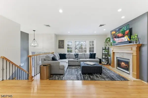 1 Chalen Ct, Pequannock Twp., NJ 07444