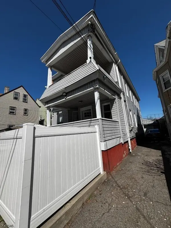 203 Lawrence Pl, Paterson City, NJ 07501