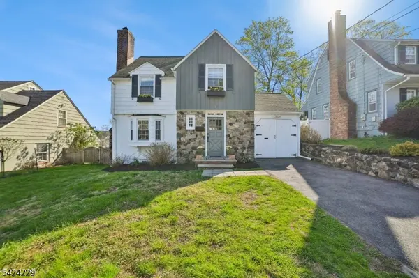 44 Pine St, West Orange Twp., NJ 07052