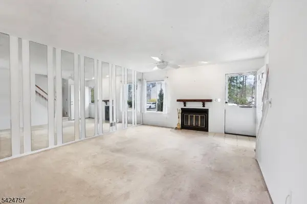 81 Woodland Dr, Roselle Boro, NJ 07203