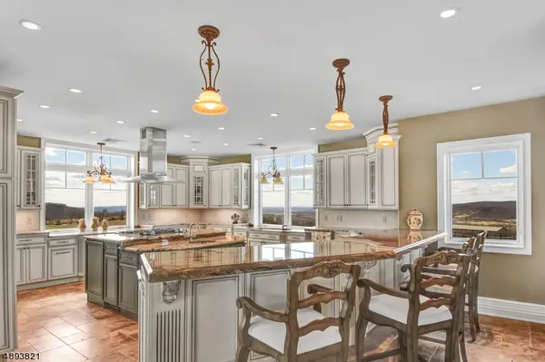 506 Mountain View Road W, Franklin Twp., NJ 08802