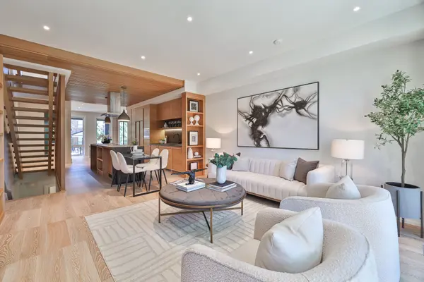 444 Roxton RD, Toronto C01, ON M6G 3R4