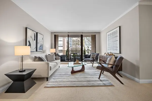 350 Lonsdale RD #407, Toronto C03, ON M5P 1R6