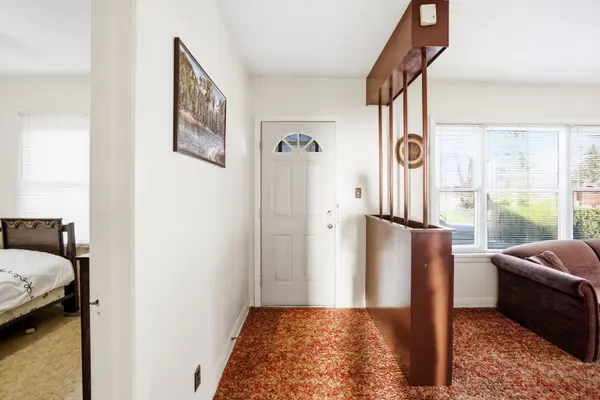 344 Nipigon ST, Oshawa, ON L1J 4N9