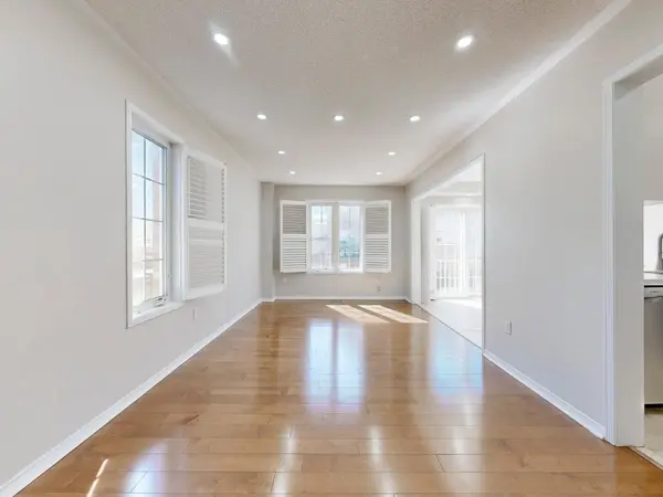 44 Ventura LN, Ajax, ON L1T 0C4