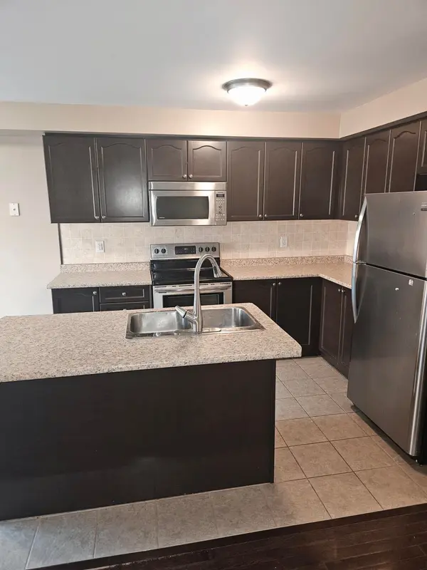 85 Dewell CRES, Clarington, ON L1E 0B8