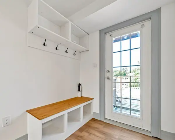 622 Simcoe ST N #3rd Flr, Oshawa, ON L1G 4V4