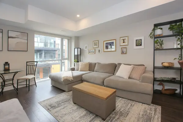 52 Coles AVE #E403, Vaughan, ON L4L 0J1