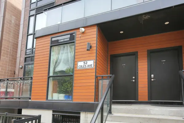 52 Coles AVE #E403, Vaughan, ON L4L 0J1