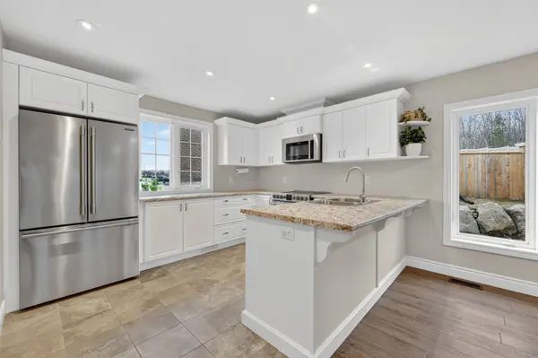 55 Hunter AVE, Tay, ON L0K 2A0