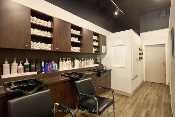 315 Blake ST, Barrie, ON L4M 1K7