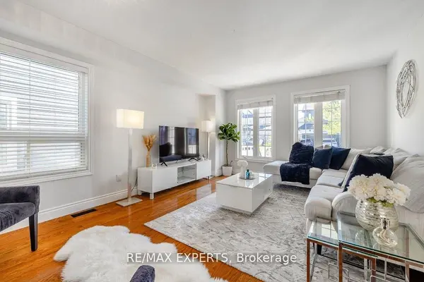 10 Snowden AVE, Barrie, ON L4M 7H3