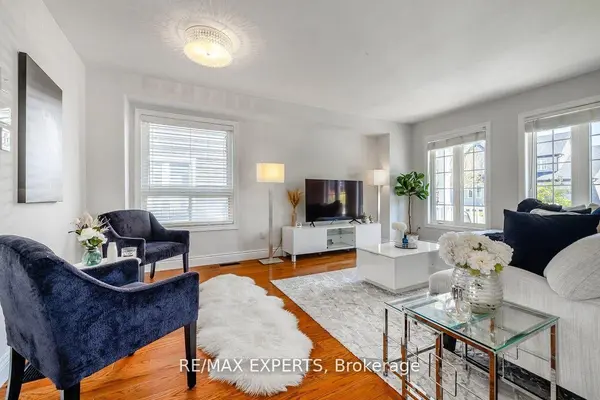 10 Snowden AVE, Barrie, ON L4M 7H3