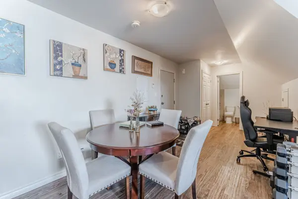 42 Toronto ST #5, Barrie, ON L4N 1T9