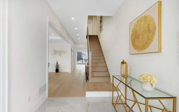 8915 Heritage RD #Upper, Brampton, ON L6Y 0E4