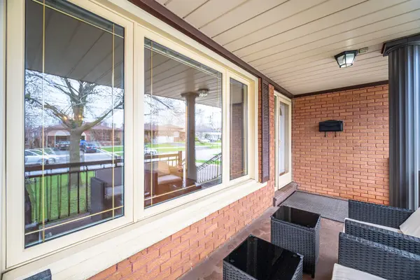 36 Windsor RD, Toronto W09, ON M9R 3G4