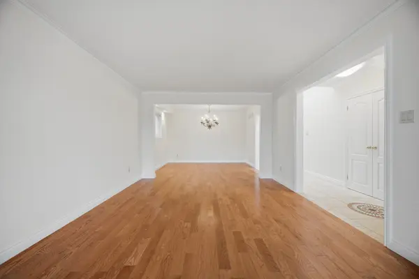 36 Windsor RD, Toronto W09, ON M9R 3G4