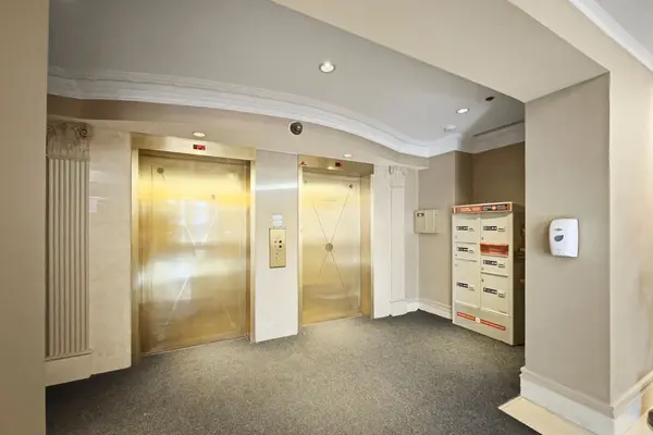 1 Belvedere CT #503, Brampton, ON L6V 4M6