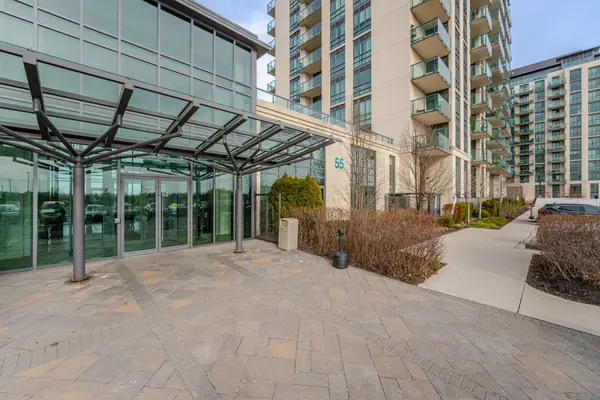 55 Yorkland BLVD #409, Brampton, ON L6P 4K9