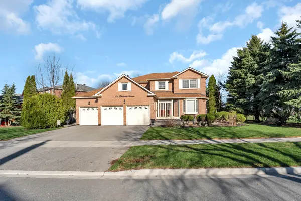 21 Fincham AVE, Brampton, ON L6X 3V2