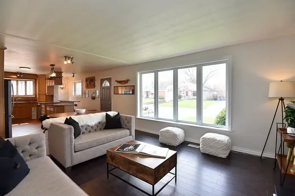 1304 Bunnell DR, Burlington, ON L7P 2E1