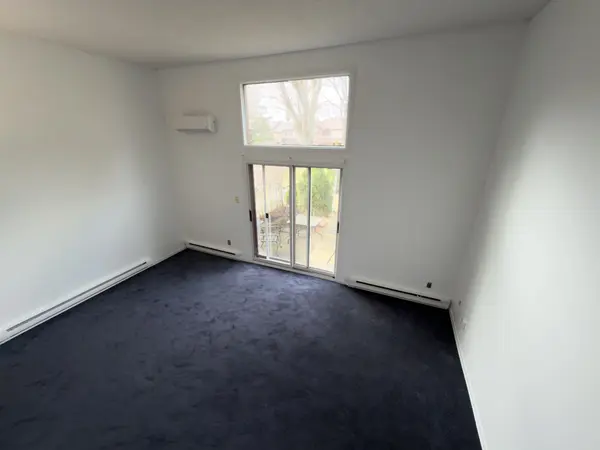 6860 Glen Erin DR #33, Mississauga, ON L5N 2E1