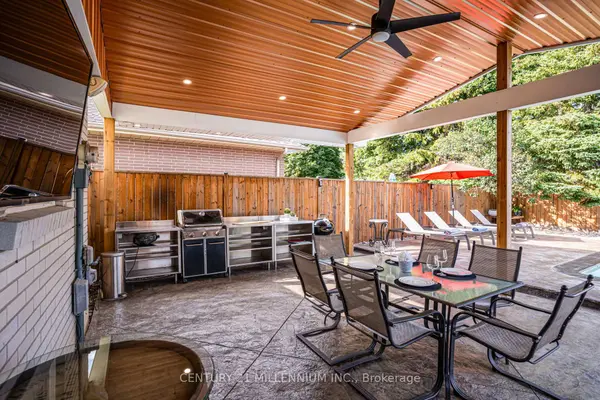 14 Greystone CRES, Brampton, ON L6Y 2B3