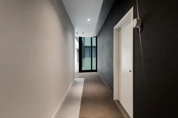 3900 Confederation Pkwy #313, Mississauga, ON L5B 0M3