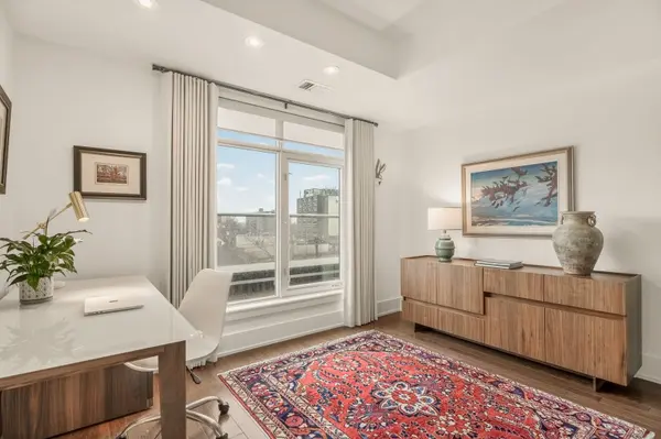 131 Holland AVE #503, Tunneys Pasture And Ottawa West, ON K1Y 3A2